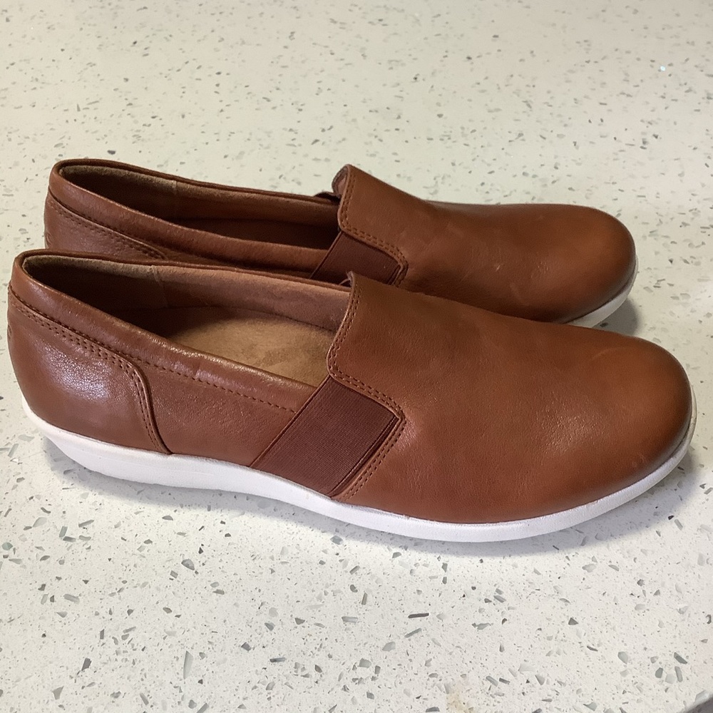 Vionic Womens Gianna Leather Slip On Wedge Loafers Shoes Size 7.5
